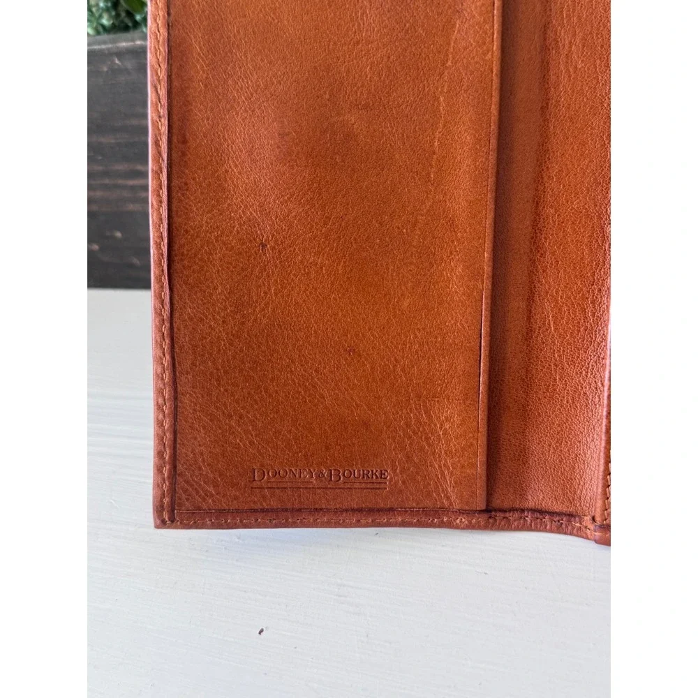 Dooney & Bourke logo interior length